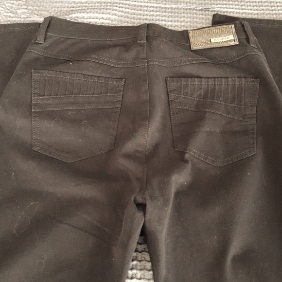 Rosner Audrey 1, high rise black jeans - Picture 12 of 12